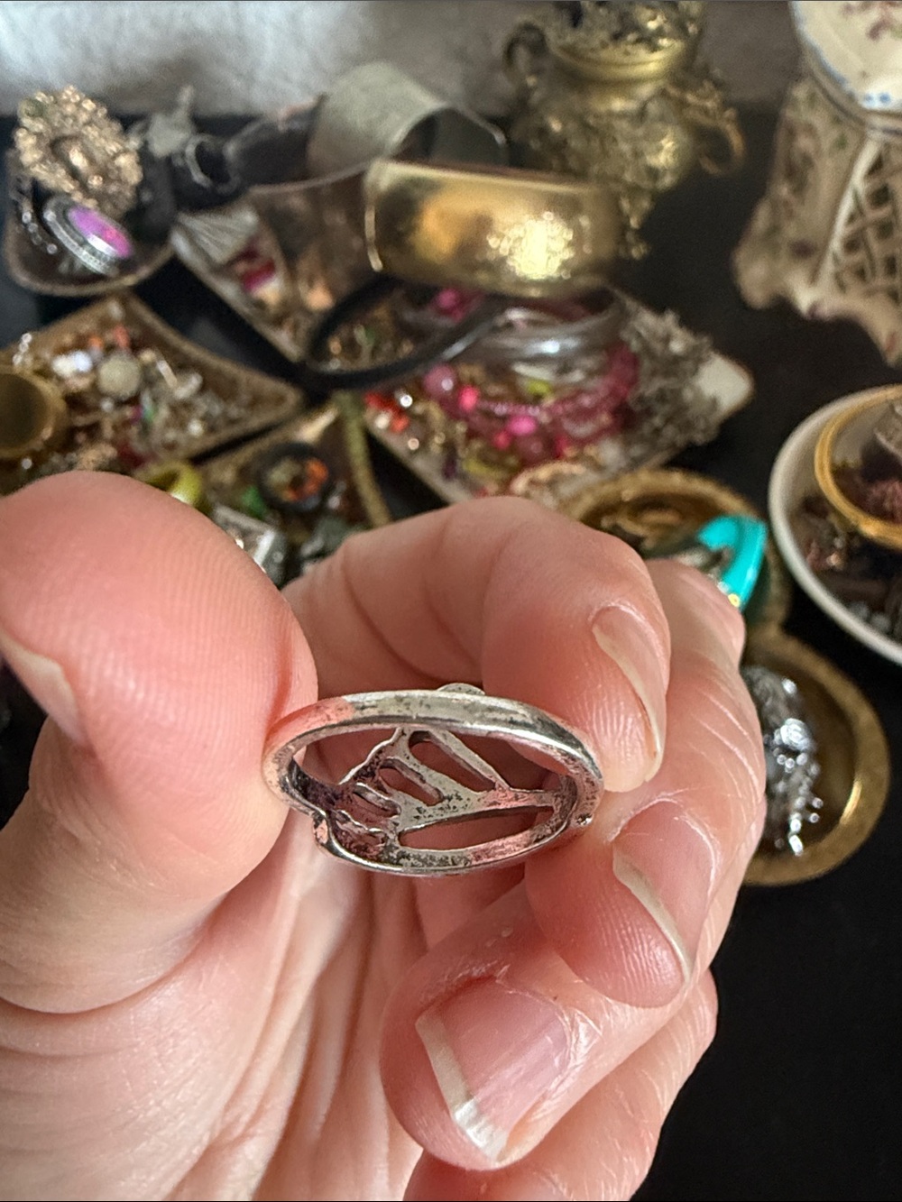 Hot Topic Silver Openwork Fan Statement Ring - Picture 2 of 2
